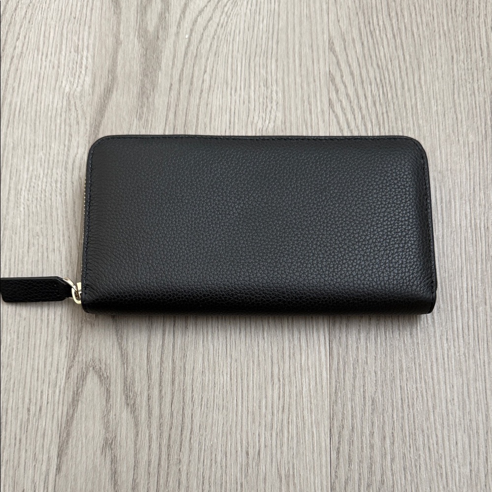 Quince - Italian Pebbled Leather Continental Wallet 🪪 ✨